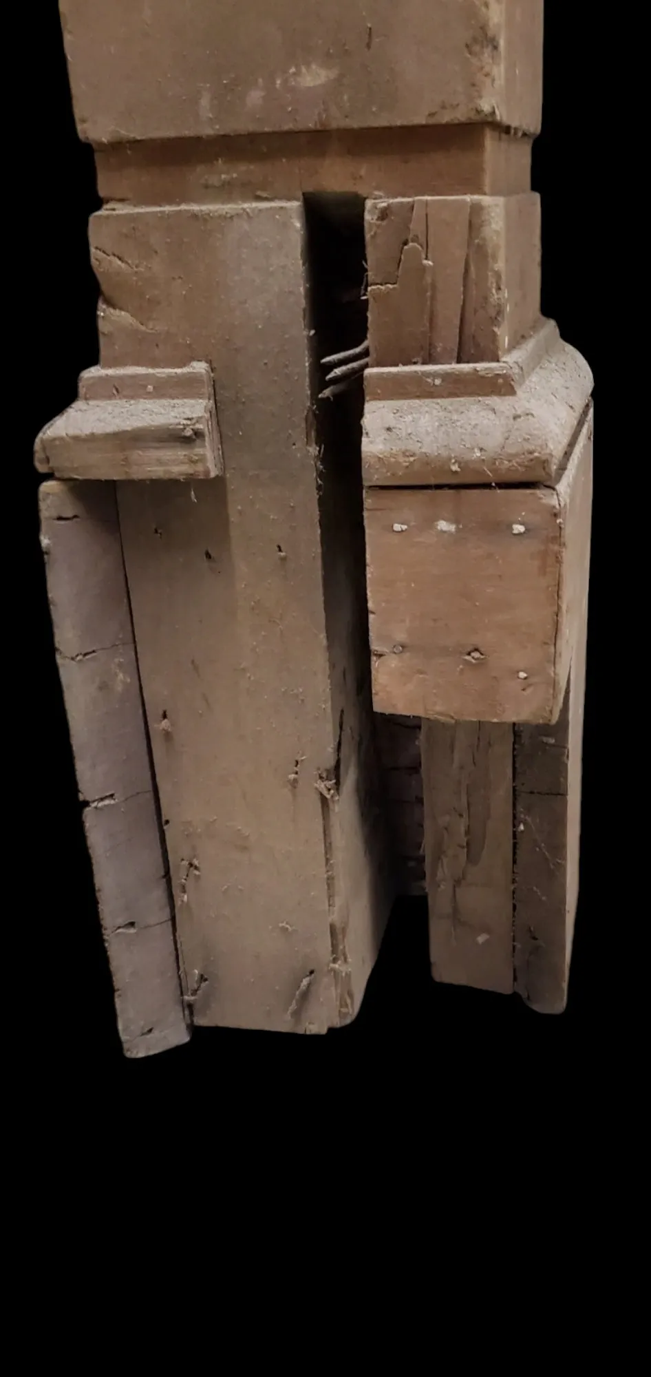 Carved Bullseye Newel Post GAM0264