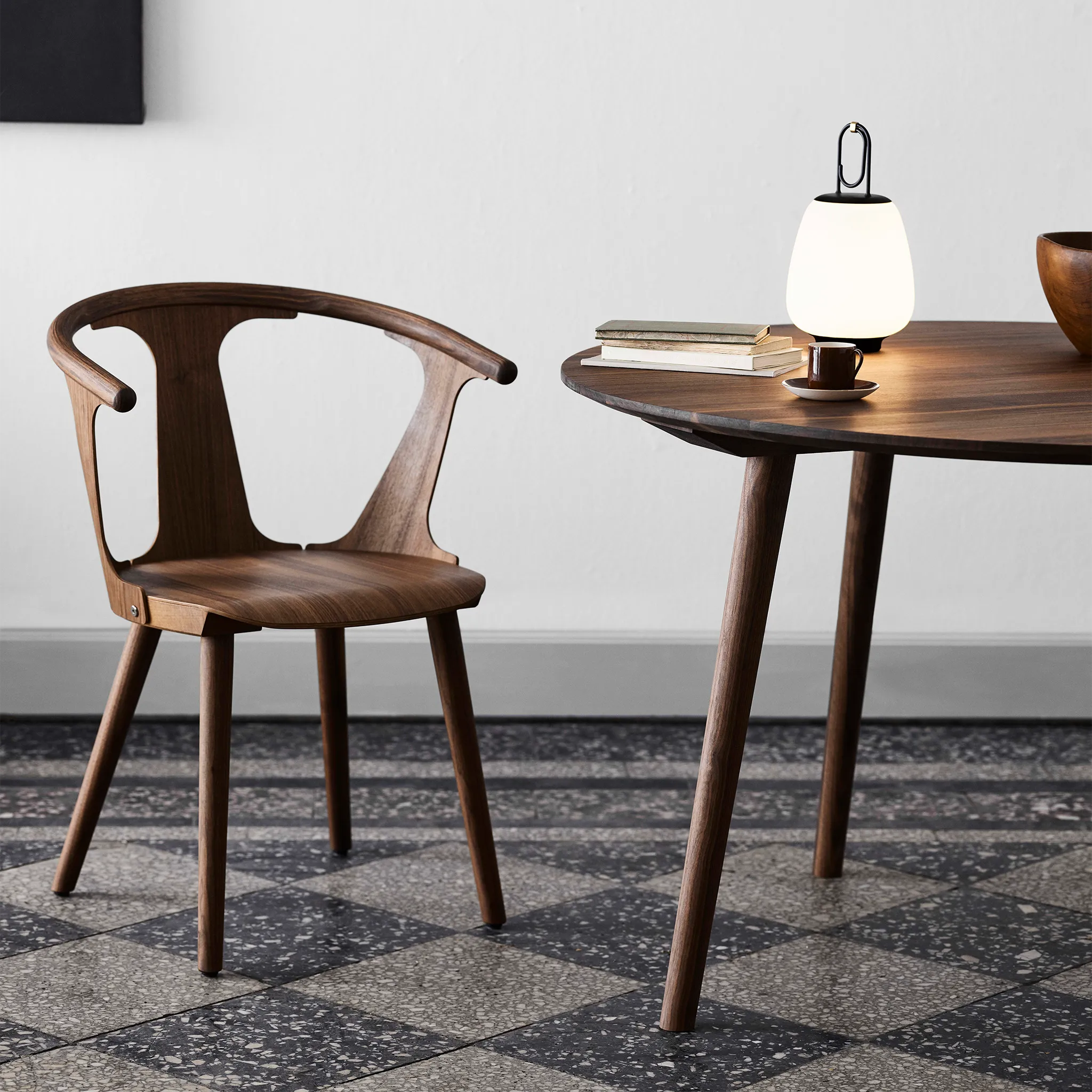 In Between Round Dining Table SK4 by &Tradition