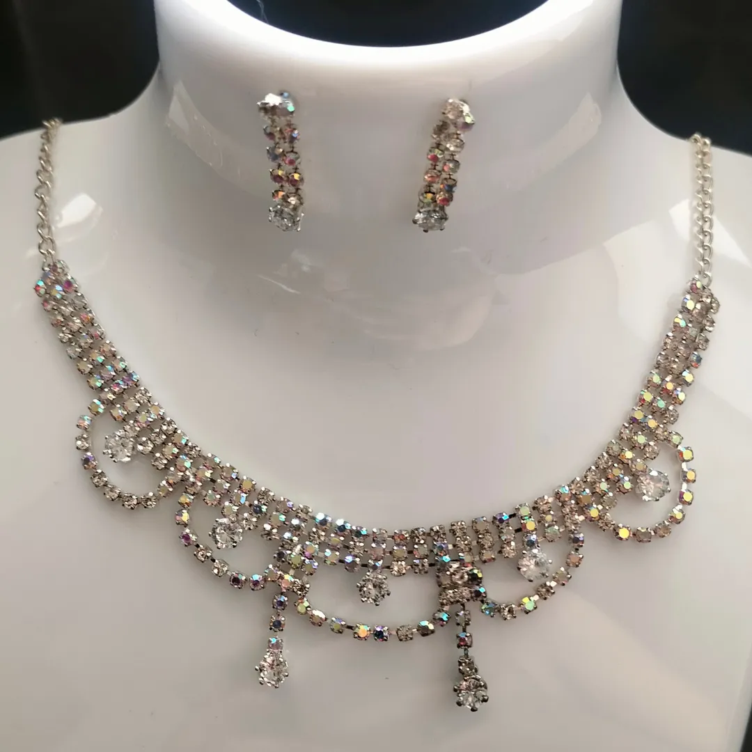 Jewelestia Dazzling Crystal Necklace With Earring Set