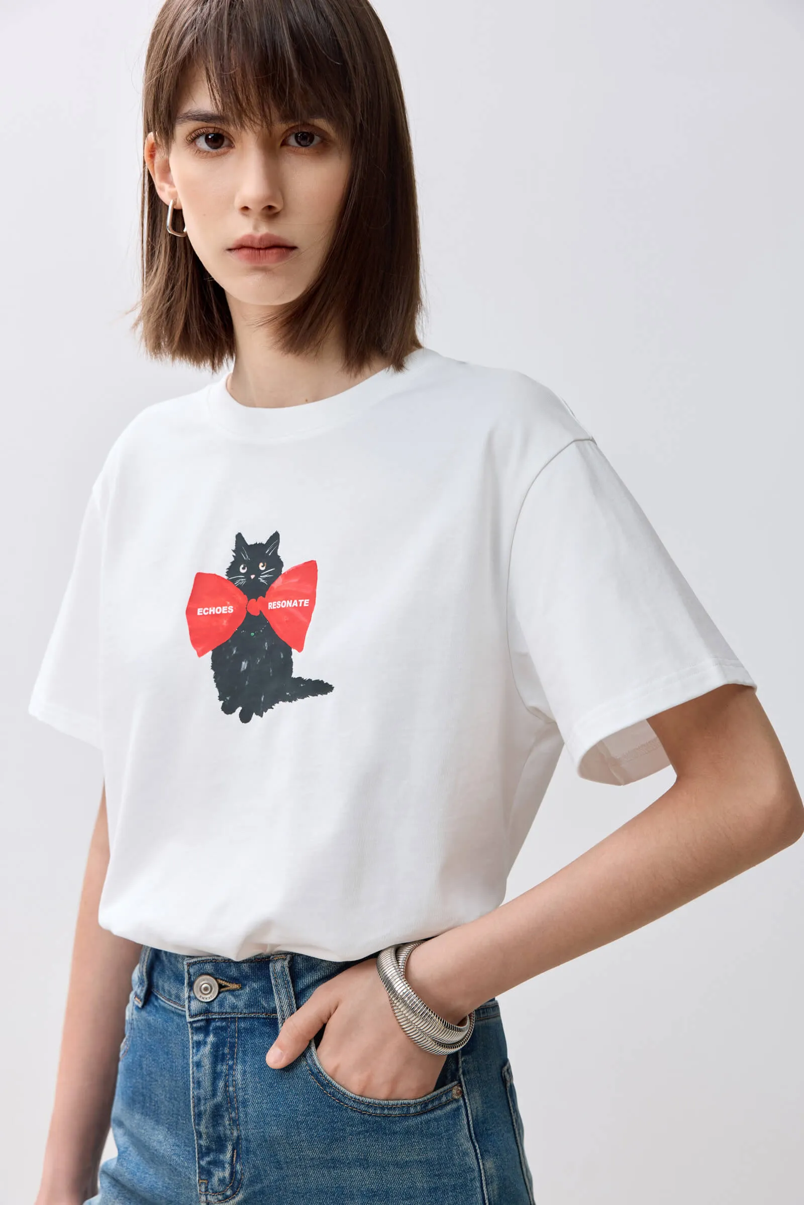 LILY Playful Cat Bow Tee