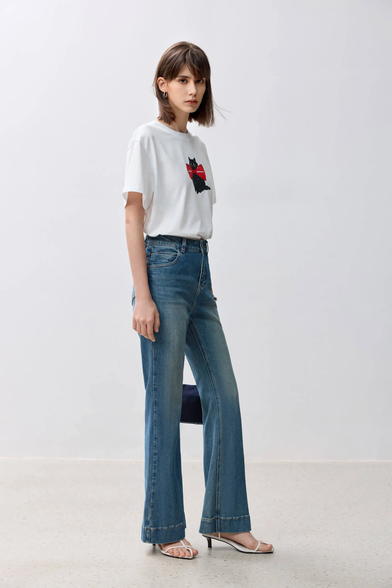 LILY Playful Cat Bow Tee