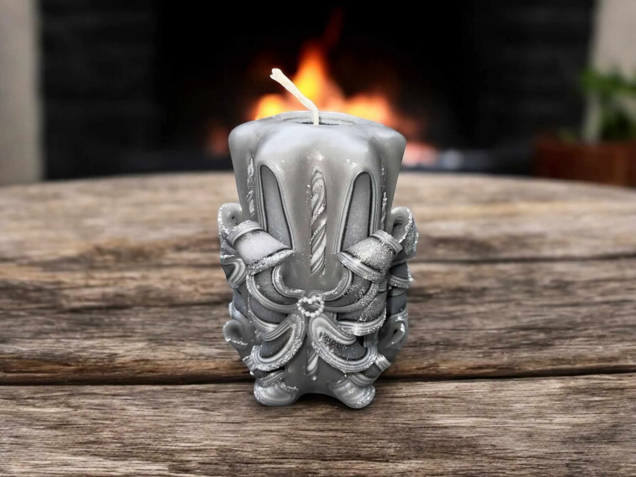 Small handmade carved candle - Flowery design