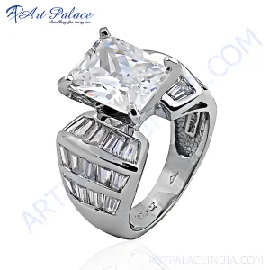 Stunning 925 Silver Ring with Ingenious Cubic Zirconia Gemstone